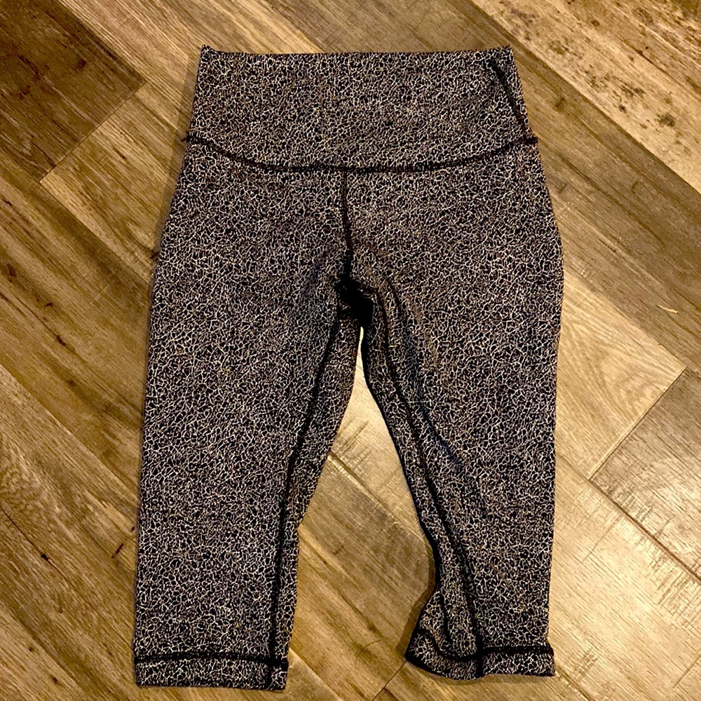 Lululemon Align 17’ black and white pant